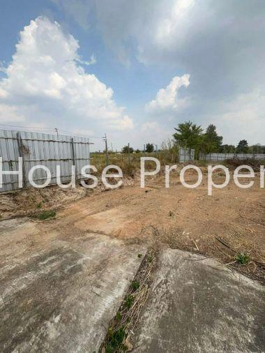 picture Land with buildings in Khao Khansong, Sriracha. Good location, attractive price. - 14/17