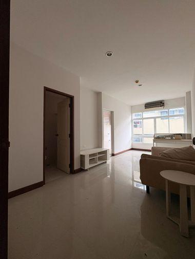 รูป 💥 ขาย คอนโด Ease Ratchada (เอเซ่ รัชดา 32) ทำเลซอยรัชดาภิเษก 32 หลัง มรภ.จันทรเกษม  ✅  ใกล้ MRT ลาดพร้าว และ BTS รัชโยธิน - รูปที่ 2/5