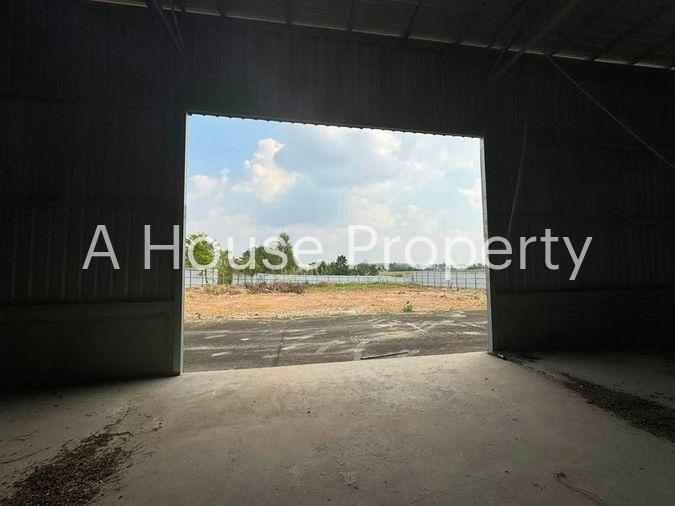 picture Land with buildings in Khao Khansong, Sriracha. Good location, attractive price. - 16/17