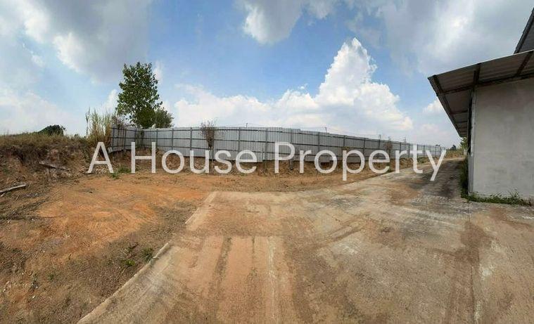 picture Land with buildings in Khao Khansong, Sriracha. Good location, attractive price. - 13/17