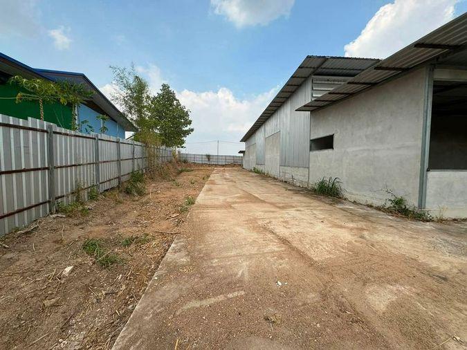 picture Land with buildings in Khao Khansong, Sriracha. Good location, attractive price. - 11/17