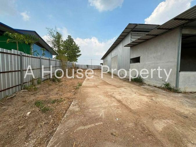 picture Land with buildings in Khao Khansong, Sriracha. Good location, attractive price. - 11/17