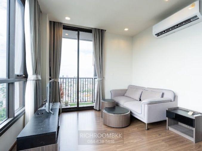 picture Large 1Bedroom High Floor with Enclosed Kitchen - 2/10