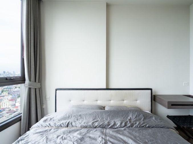 picture Large 1Bedroom High Floor  with Enclosed Kitchen  - 7/10
