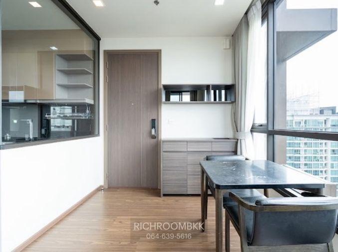picture Large 1Bedroom High Floor with Enclosed Kitchen - 5/10
