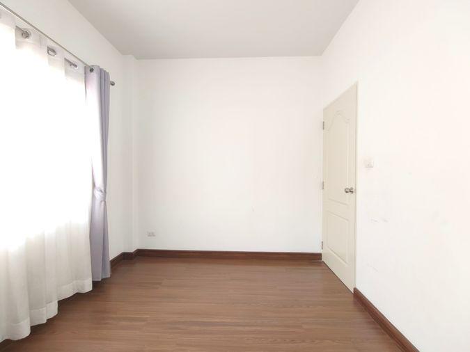 รูป บ้านเดี่ยวที่โฮมมี่และสงบสุข เดินทางสะดวกทั้งรถไฟฟ้าและรถยนต์ Parkway Aliv รามคำแหง (ปาร์คเวย์ชาเล่ต์ เฟสใหม่) ติดรถไฟฟ้า 3 ห้องนอน 3 ห้องน้ำ - รูปที่ 8/21