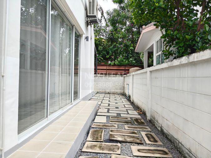 รูป บ้านเดี่ยวที่โฮมมี่และสงบสุข เดินทางสะดวกทั้งรถไฟฟ้าและรถยนต์ Parkway Aliv รามคำแหง (ปาร์คเวย์ชาเล่ต์ เฟสใหม่) ติดรถไฟฟ้า 3 ห้องนอน 3 ห้องน้ำ - รูปที่ 16/21