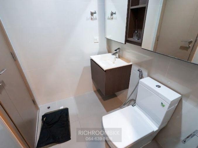 picture Large 1Bedroom High Floor with Enclosed Kitchen - 8/10