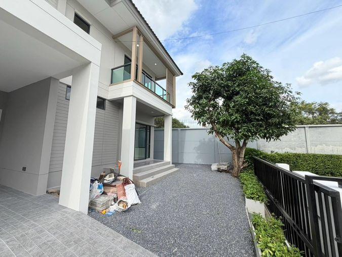 รูป 🏡🔥 บ้านเดี่ยวหลังมุม สวยพร้อมอยู่ | ติวานนท์–แจ้งวัฒนะ 💰 5.29 ล้าน | ฟรีโอน! | หน้าบ้านทิศใต้  ฟรีโอน!!! - รูปที่ 4/43