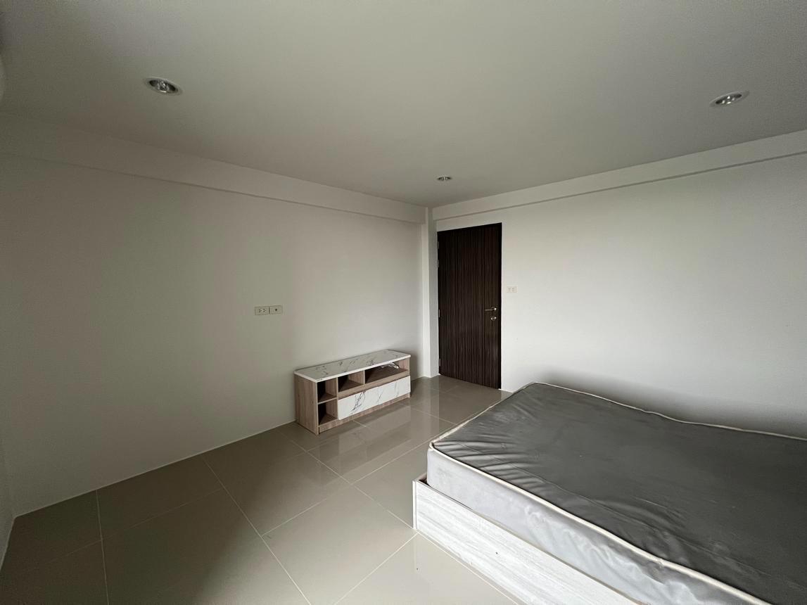 picture 🔥 Great-value condo for sale at Green Poin | Near Min Buri - 2/5