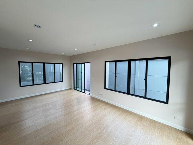 รูป 🏡🔥 บ้านเดี่ยวหลังมุม สวยพร้อมอยู่ | ติวานนท์–แจ้งวัฒนะ 💰 5.29 ล้าน | ฟรีโอน! | หน้าบ้านทิศใต้  ฟรีโอน!!! - รูปที่ 3/43