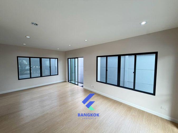 รูป 🏡🔥 บ้านเดี่ยวหลังมุม สวยพร้อมอยู่ | ติวานนท์–แจ้งวัฒนะ 💰 5.29 ล้าน | ฟรีโอน! | หน้าบ้านทิศใต้ ฟรีโอน!!! - รูปที่ 3/43