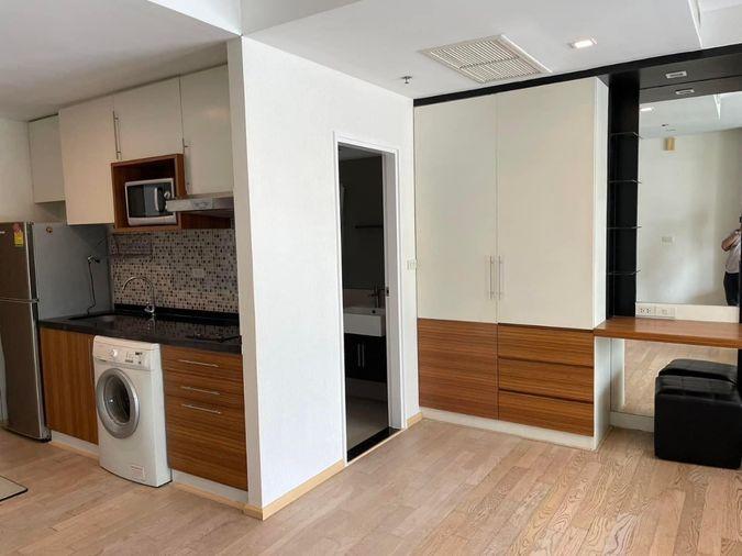 picture Noble Remix for rent, Type Studio, spacious room, BTS Thonglor view, 1 bedroom, 1 bathroom, ready to move in. - 8/11