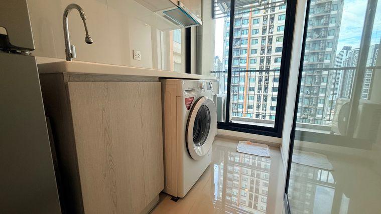 picture Life Asoke: Beautiful room ready for rent, fully furnished with appliances. - 10/16