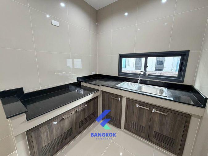 รูป 🏡🔥 บ้านเดี่ยวหลังมุม สวยพร้อมอยู่ | ติวานนท์–แจ้งวัฒนะ 💰 5.29 ล้าน | ฟรีโอน! | หน้าบ้านทิศใต้ ฟรีโอน!!! - รูปที่ 13/43
