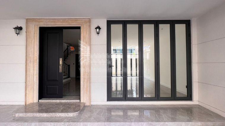 picture Luxury Townhome for sale at Silom Sathorn - 44/44