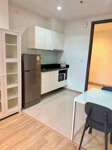 รูป ✨ ห้องรีโนเวทใหม่! ก้าวเดียวถึง MRT สุทธิสาร | Quinn รัชดา 17 • 1 นอน 35.5ตร.ม. ทิศใต้ • ใกล้สระฟิตเนส | เช่า 15,000฿ | ว่าง 10/9 นัดชมฟรี! ⚡ - รูปที่ 5/7