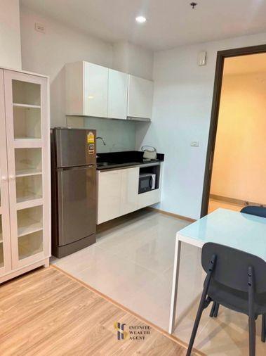 รูป ✨ ห้องรีโนเวทใหม่! ก้าวเดียวถึง MRT สุทธิสาร | Quinn รัชดา 17 • 1 นอน 35.5ตร.ม. ทิศใต้ • ใกล้สระฟิตเนส | เช่า 15,000฿ | ว่าง 10/9 นัดชมฟรี! ⚡ - รูปที่ 5/7