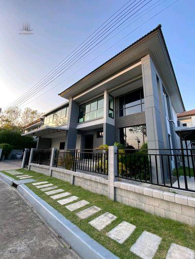 รูป บ้านเดี่ยวให้เช่า ✨ The City Pattanakarn ✨ 8 ห้องนอน 7 ห้องน้ำ เฟอร์นิเจอร์ และ เครื่องใช้ไฟฟ้าครบ - รูปที่ 2/15