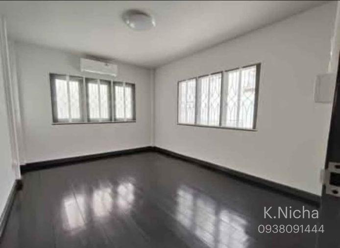 รูป HR3762เช่าบ้านเดี่ยวรีโนเวทใหม่ พร้อมเข้าอยู่ ทำเลโชคชัย 4 ซอย 56 (เหมาะอยู่อาศัย / โฮมออฟฟิศ)เครื่องใช้ไฟฟ้าและเครื่องปรับอากาศใหม่ยกชุด - รูปที่ 3/16