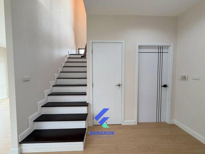 รูป 🏡🔥 บ้านเดี่ยวหลังมุม สวยพร้อมอยู่ | ติวานนท์–แจ้งวัฒนะ 💰 5.29 ล้าน | ฟรีโอน! | หน้าบ้านทิศใต้ ฟรีโอน!!! - รูปที่ 9/43