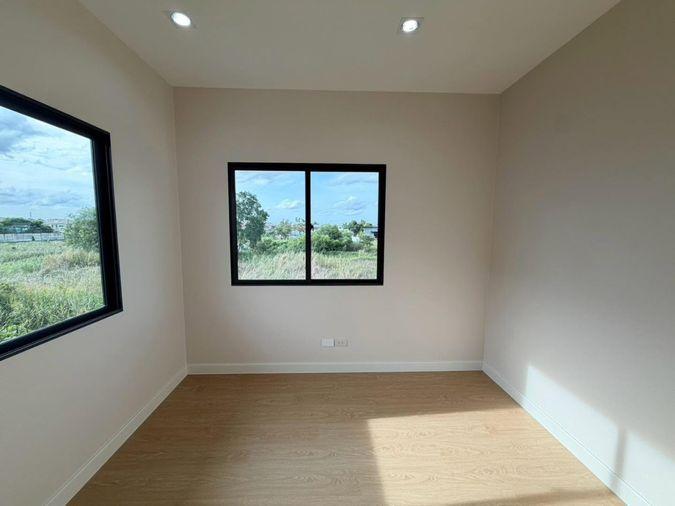รูป 🏡🔥 บ้านเดี่ยวหลังมุม สวยพร้อมอยู่ | ติวานนท์–แจ้งวัฒนะ 💰 5.29 ล้าน | ฟรีโอน! | หน้าบ้านทิศใต้  ฟรีโอน!!! - รูปที่ 6/43
