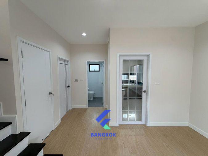 รูป 🏡🔥 บ้านเดี่ยวหลังมุม สวยพร้อมอยู่ | ติวานนท์–แจ้งวัฒนะ 💰 5.29 ล้าน | ฟรีโอน! | หน้าบ้านทิศใต้ ฟรีโอน!!! - รูปที่ 27/43