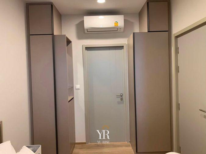 รูป Oka Haus Sukhumvit 36 ห้องแต่งโทนอบอุ่นน่าอยู่ มีเคาน์เตอร์บาร์มุมครัวไว้นั่งชิล 1 ห้องนอน 1 ห้องน้ำ - รูปที่ 7/8
