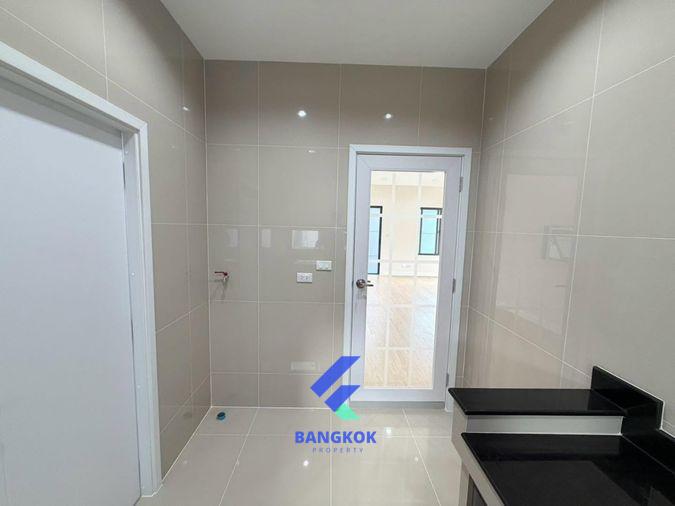 รูป 🏡🔥 บ้านเดี่ยวหลังมุม สวยพร้อมอยู่ | ติวานนท์–แจ้งวัฒนะ 💰 5.29 ล้าน | ฟรีโอน! | หน้าบ้านทิศใต้ ฟรีโอน!!! - รูปที่ 19/43