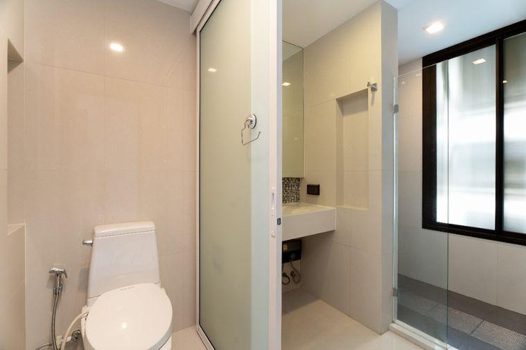 picture Corner and Quite room with Large Balcony Rhythm 44/1  BTS Phrakhanong       2 bed 1 bath  - 20/30