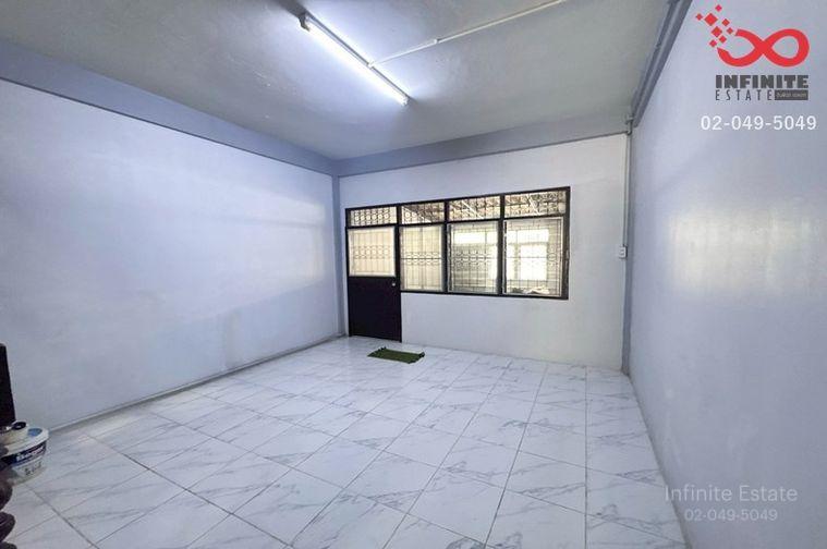 รูป ขายทาวน์เฮาส์ 2 ชั้น 29 ตร.ว. ซอยนวมินทร์ 111 รีโนเวทใหม่ พร้อมอยู่ ค้าขายได้ - รูปที่ 2/10