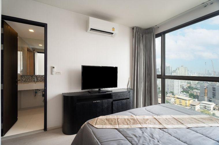 picture Corner and Quite room with Large Balcony Rhythm 44/1  BTS Phrakhanong       2 bed 1 bath  - 16/30
