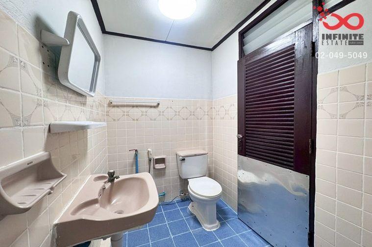 รูป ขายทาวน์เฮาส์ 2 ชั้น 29 ตร.ว. ซอยนวมินทร์ 111 รีโนเวทใหม่ พร้อมอยู่ ค้าขายได้ - รูปที่ 8/10