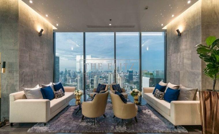 รูป ✨Experience 2-Story Duplex Living with High Ceilings | Distinctive Modern Architecture - Rooftop Sky Facilities & Infinity Pool on 43rd Floor ✨ - รูปที่ 27/32