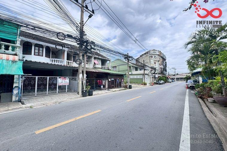 รูป ขายทาวน์เฮาส์ 2 ชั้น 29 ตร.ว. ซอยนวมินทร์ 111 รีโนเวทใหม่ พร้อมอยู่ ค้าขายได้ - รูปที่ 1/10