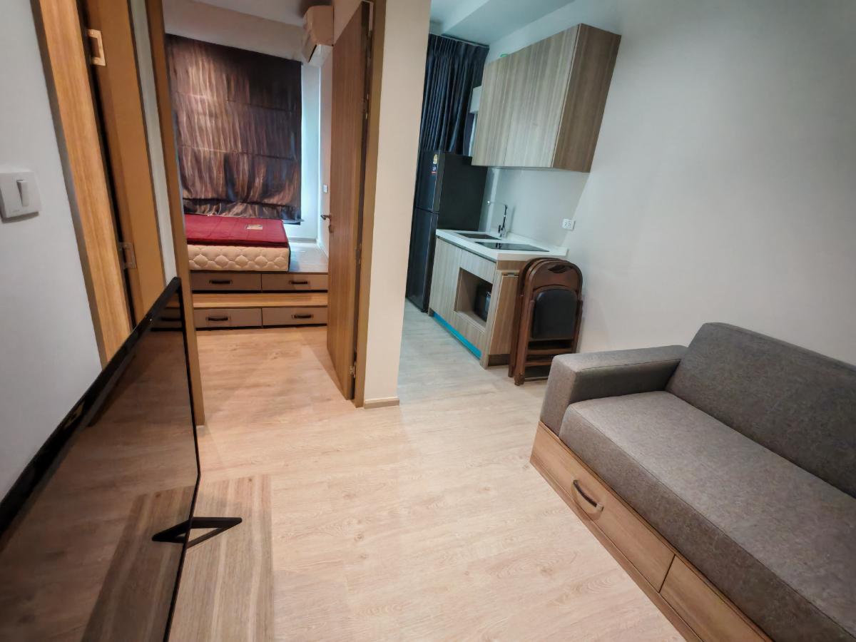 picture Quiet room with clear view. Condo attached to BTS Skytrain. Altitude Unicorn Sathorn - Tha Phra. - 6/9