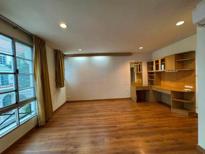 รูป RS7432 ให้เช่า บ้านกลางกรุง สาทร–นราธิวาส บ้านหัวมุม รีโนเวทใหม่ทั้งหลัง พื้นที่กว้าง Pet-Friendly ทำเลใจกลางพระราม 3 เชื่อมต่อสาทร–สีลมได้สะดวก - รูปที่ 14/25