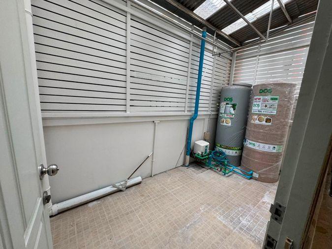 รูป RS7432 ให้เช่า บ้านกลางกรุง สาทร–นราธิวาส บ้านหัวมุม รีโนเวทใหม่ทั้งหลัง พื้นที่กว้าง Pet-Friendly ทำเลใจกลางพระราม 3 เชื่อมต่อสาทร–สีลมได้สะดวก - รูปที่ 6/25