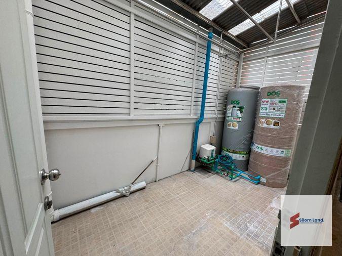 รูป RS7432 ให้เช่า บ้านกลางกรุง สาทร–นราธิวาส บ้านหัวมุม รีโนเวทใหม่ทั้งหลัง พื้นที่กว้าง Pet-Friendly ทำเลใจกลางพระราม 3 เชื่อมต่อสาทร–สีลมได้สะดวก - รูปที่ 6/25