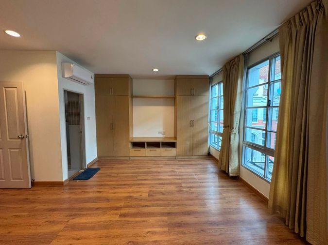 รูป RS7432 ให้เช่า บ้านกลางกรุง สาทร–นราธิวาส บ้านหัวมุม รีโนเวทใหม่ทั้งหลัง พื้นที่กว้าง Pet-Friendly ทำเลใจกลางพระราม 3 เชื่อมต่อสาทร–สีลมได้สะดวก - รูปที่ 15/25