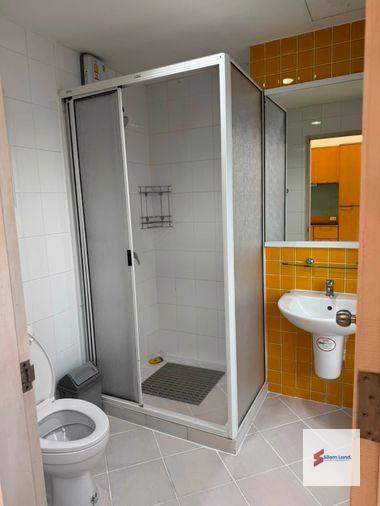 รูป RS7432 ให้เช่า บ้านกลางกรุง สาทร–นราธิวาส บ้านหัวมุม รีโนเวทใหม่ทั้งหลัง พื้นที่กว้าง Pet-Friendly ทำเลใจกลางพระราม 3 เชื่อมต่อสาทร–สีลมได้สะดวก - รูปที่ 11/25