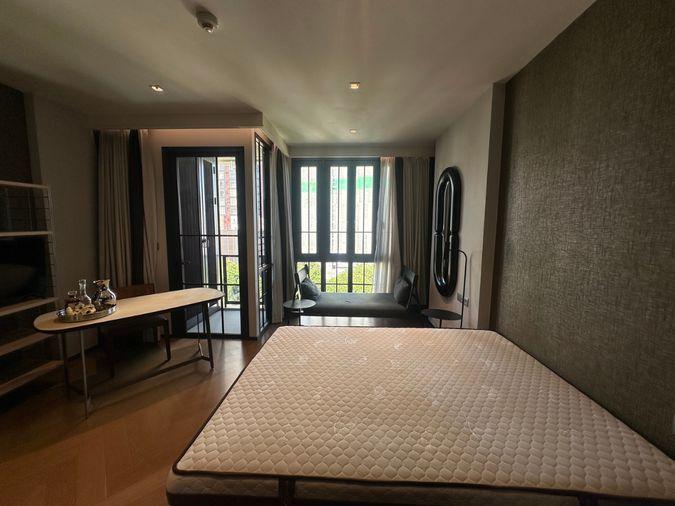 รูป The Reserve Sukhumvit 61 ห้องแต่งสไตล์โมเดิร์น โทนสีอ่อน กระจกและเนื้อที่กว้างพร้อมเปิดรับแสงธรรมชาติ - รูปที่ 7/35