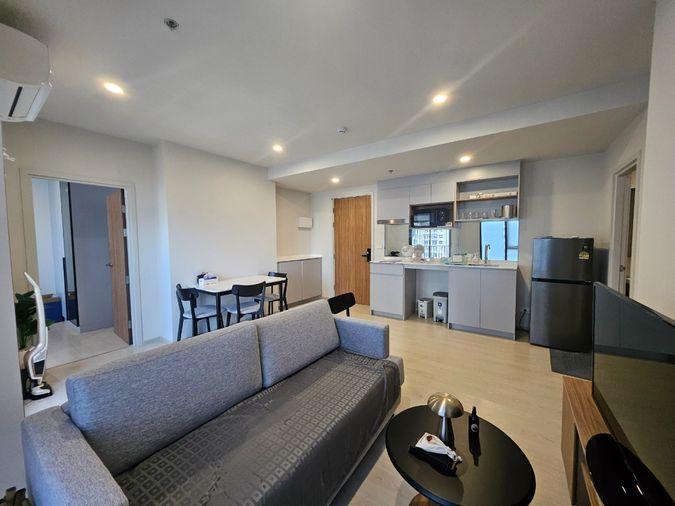 picture Unobstructed River Views from Every room! 2BR/2BA (54 Sqm) with Bathtub  - 5/30