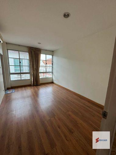 รูป RS7432 ให้เช่า บ้านกลางกรุง สาทร–นราธิวาส บ้านหัวมุม รีโนเวทใหม่ทั้งหลัง พื้นที่กว้าง Pet-Friendly ทำเลใจกลางพระราม 3 เชื่อมต่อสาทร–สีลมได้สะดวก - รูปที่ 23/25