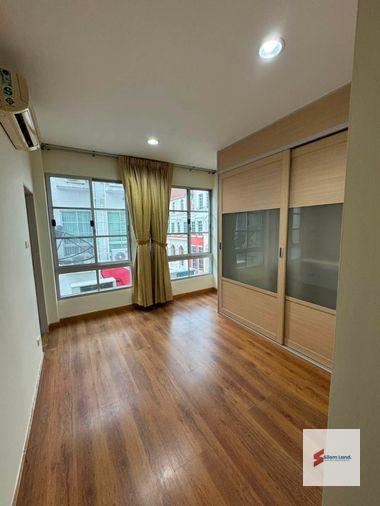 รูป RS7432 ให้เช่า บ้านกลางกรุง สาทร–นราธิวาส บ้านหัวมุม รีโนเวทใหม่ทั้งหลัง พื้นที่กว้าง Pet-Friendly ทำเลใจกลางพระราม 3 เชื่อมต่อสาทร–สีลมได้สะดวก - รูปที่ 17/25