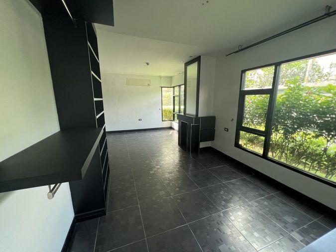 picture 🏢 Affordable Condo for Sale at D'Mura Ratchayothin Condominium |  BTS Sena Nikhom - 2/6