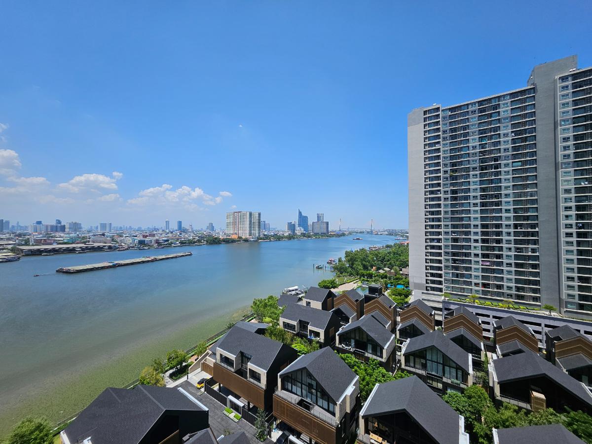 picture Unobstructed River Views from Every room! 2BR/2BA (54 Sqm) with Bathtub  - 4/30