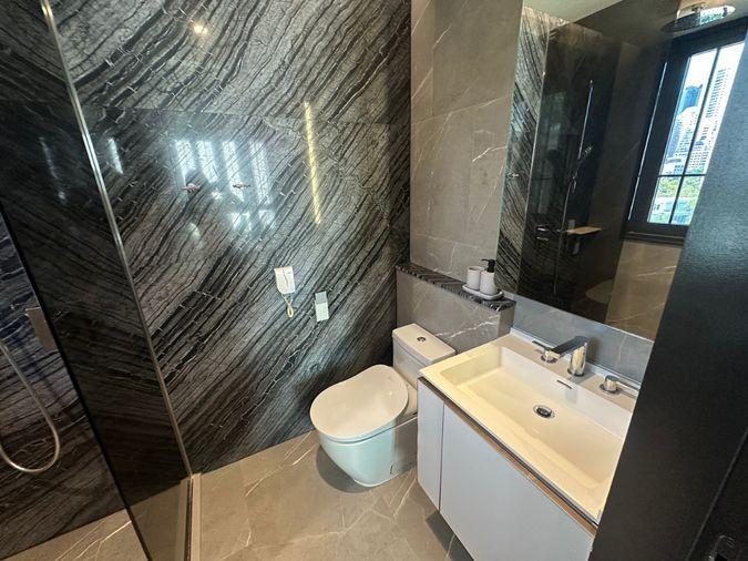 รูป The Reserve Sukhumvit 61 ห้องแต่งสไตล์โมเดิร์น โทนสีอ่อน กระจกและเนื้อที่กว้างพร้อมเปิดรับแสงธรรมชาติ - รูปที่ 32/35