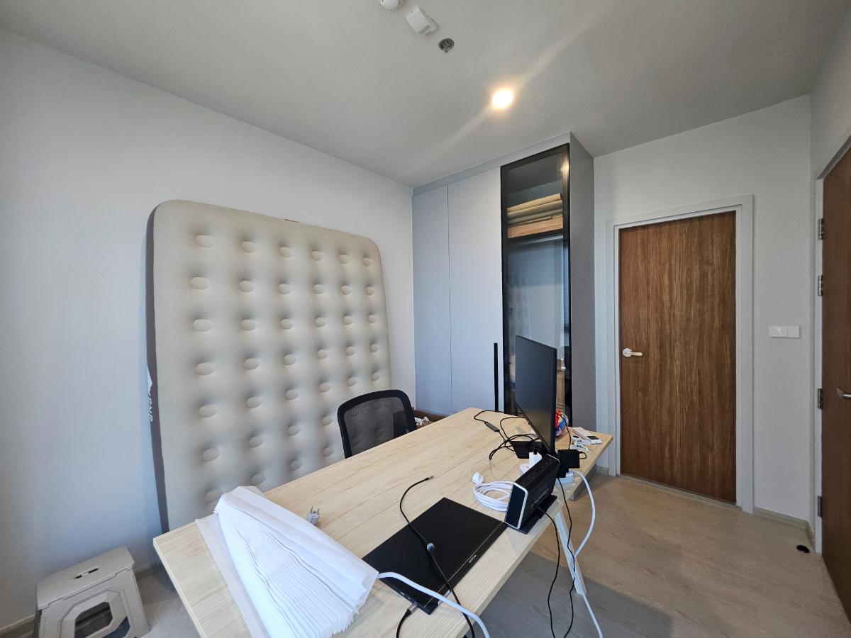 picture Unobstructed River Views from Every room! 2BR/2BA (54 Sqm) with Bathtub  - 9/30