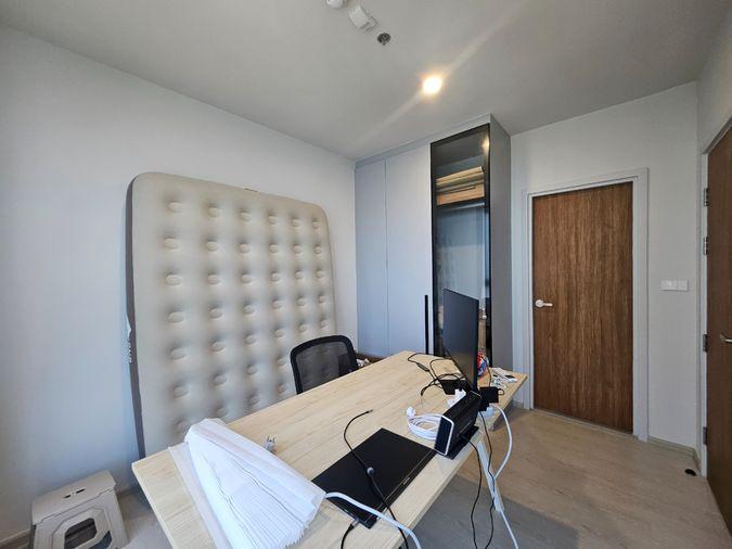 picture Unobstructed River Views from Every room! 2BR/2BA (54 Sqm) with Bathtub  - 9/30
